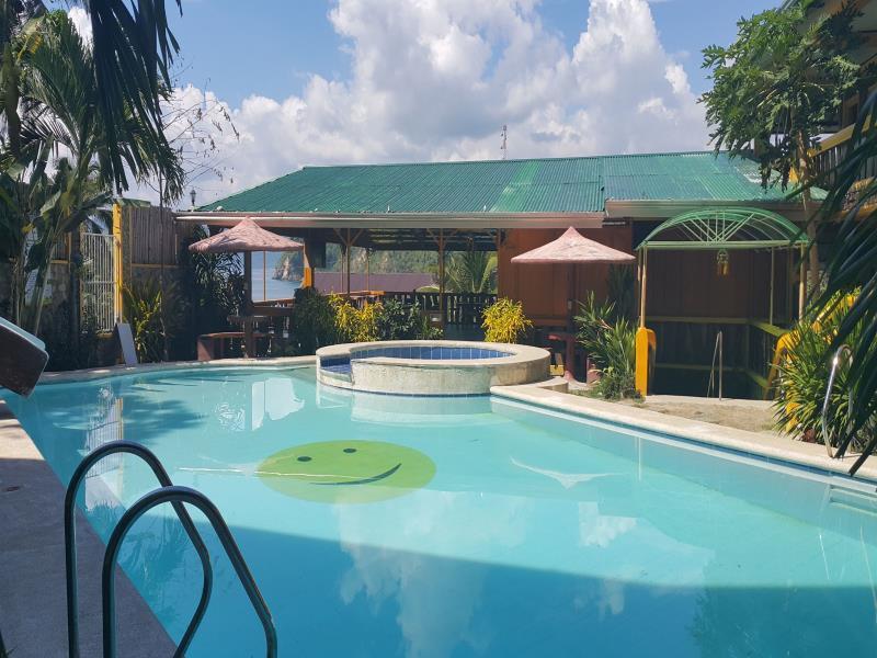 Palangan Bayview Beach Resort Пуэрто-Галера Экстерьер фото