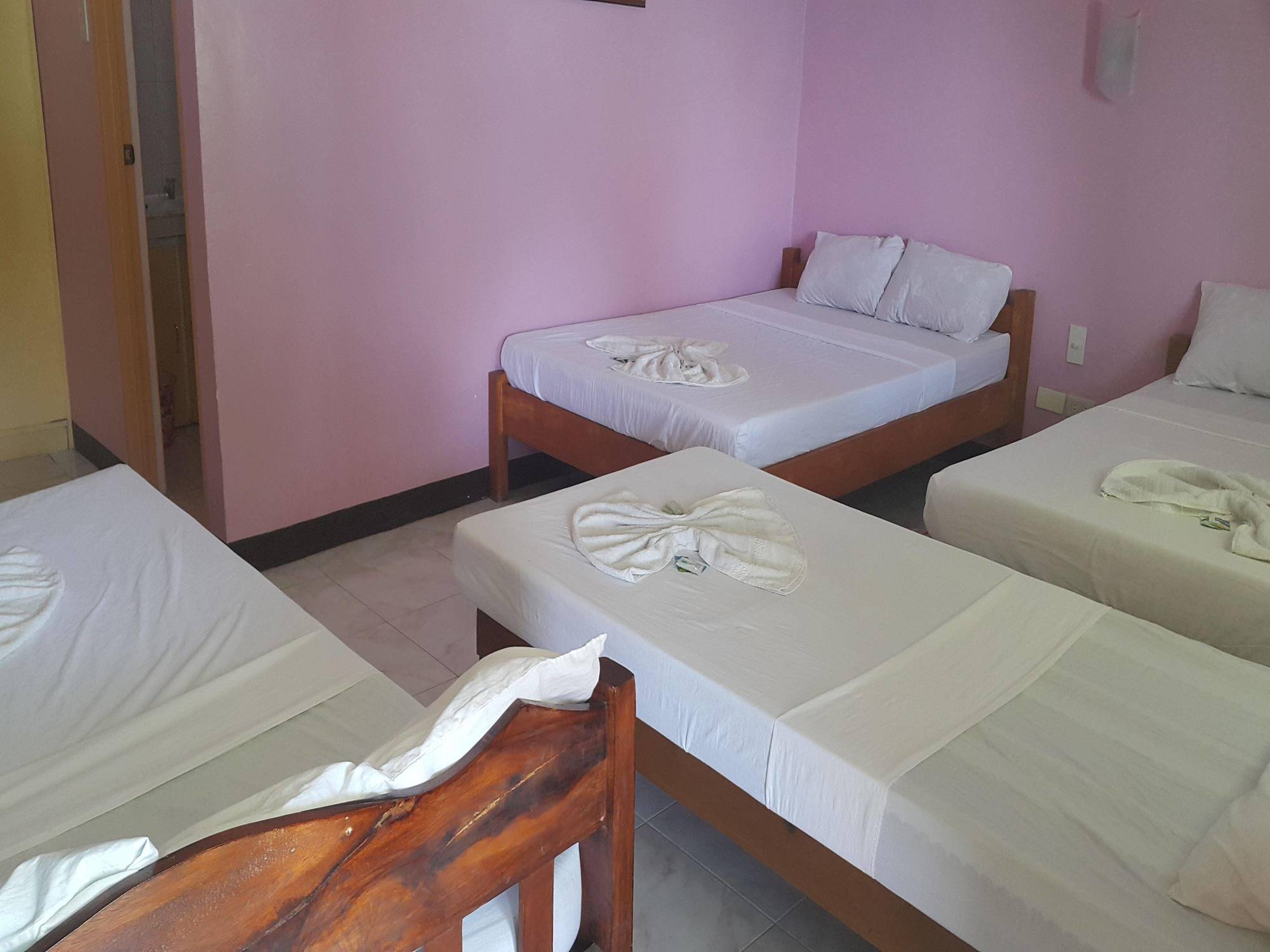 Palangan Bayview Beach Resort Пуэрто-Галера Экстерьер фото